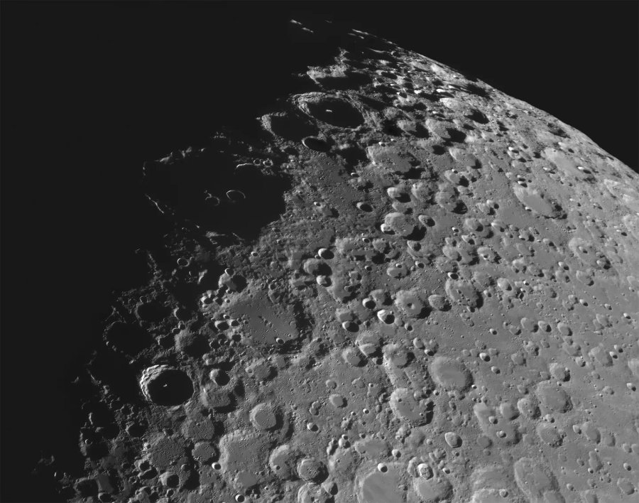 Cuarta APOD - Aparecen Tycho y Clavius, pero la foto se tom&oacute; justo en el amanecer lunar, cuando la luz del Sol apenas impactaba el sat&eacute;lite. 2022 (Foto: Cortes&iacute;a de Eduardo Schaberger)