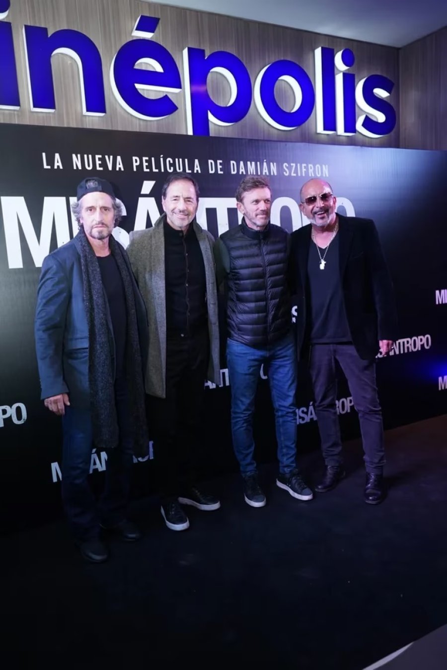 Federico D&acute;El&iacute;a, Mart&iacute;n Seefeld, Diego Peretti y Alejandro Fiore en la premiere del nuevo film de Dami&aacute;n Szifr&oacute;n (Cr&eacute;ditos RS Fotos)