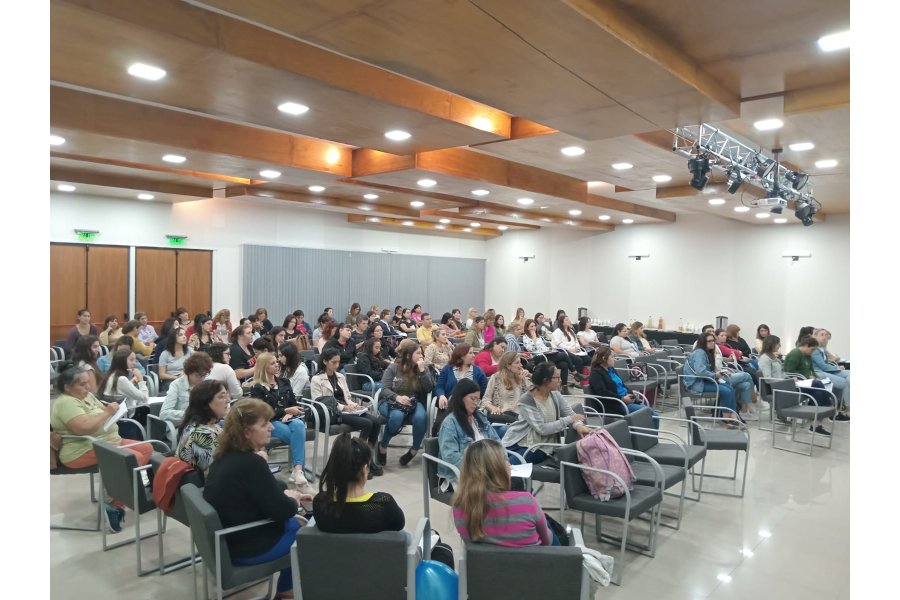 Capacitaci&oacute;n sobre autismo en el SEOM.