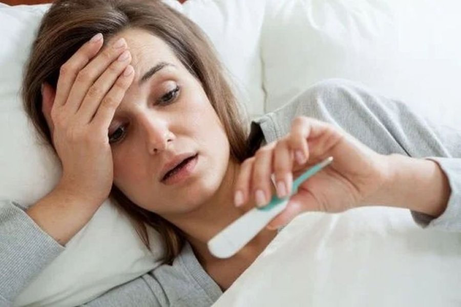 La fiebre es uno de los s&iacute;ntomas comunes del lupus.