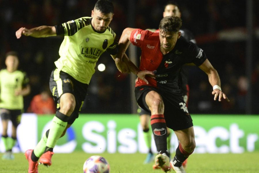 COL&Oacute;N DE SANTA FE IGUAL&Oacute; CON BARRACAS CENTRAL
