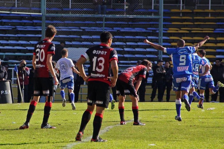 DEPETRIS MARC&Oacute; DE CABEZA, VERA FESTEJA. COL&Oacute;N SE LAMENTA