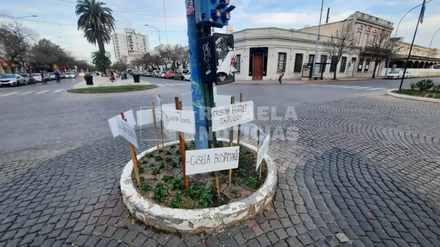 Recordatorio a v&iacute;ctimas de femicidios en la ciudad.