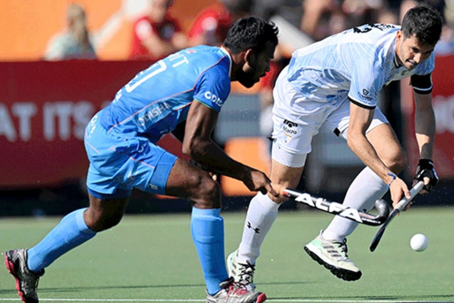 LOS LEONES CAYERON CON INDIA