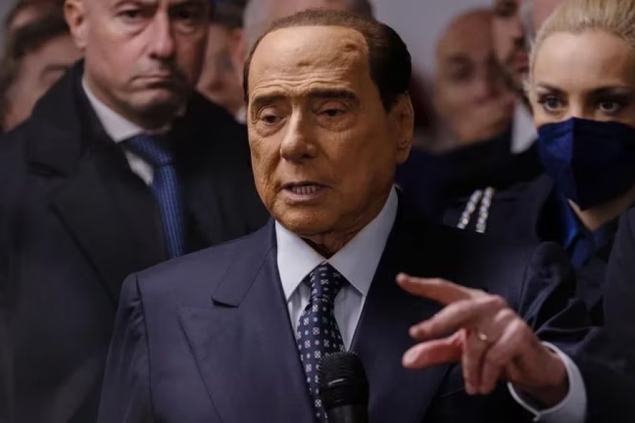 El Senador y Presidente de Forza Italia Silvio Berlusconi durante la inauguraci&oacute;n de la nueva sede de Forza Italia el 19 de noviembre de 2022 en Mil&aacute;n, Italia. (Emanuele Cremaschi/