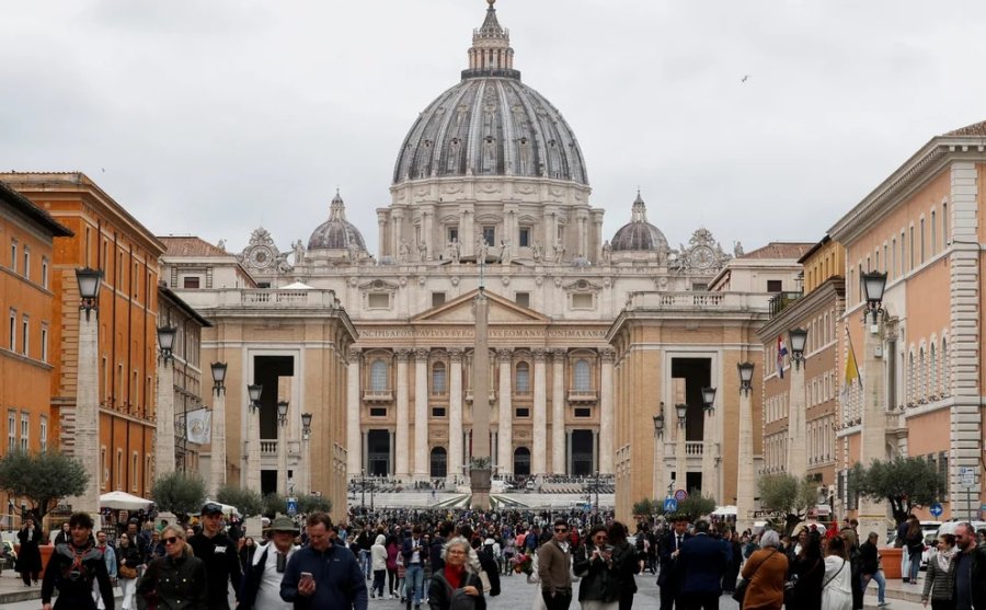 &ldquo;Sinodalidad&rdquo;, una nueva forma de ser una iglesia que contempla una mayor corresponsabilidad en la misi&oacute;n clave de difundir la fe cat&oacute;lica. REUTERS/Remo Casilli/File Photo