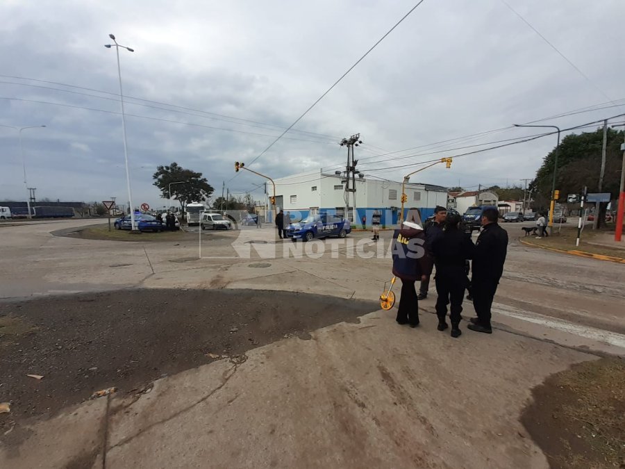 Peritos de la Agencia de Investigaci&oacute;n Criminal se hicieron presentes en el lugar.