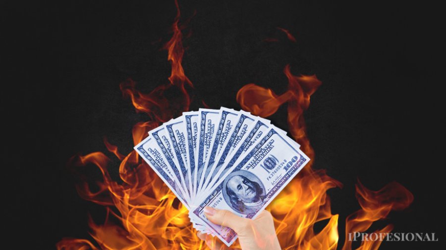Analistas prev&eacute;n que el d&oacute;lar blue cerrar&aacute; a fin de mes en torno a $560