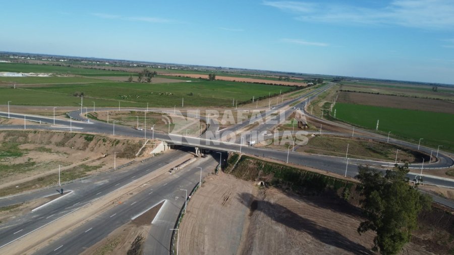 Una perspectiva desde el noroeste de la autopista.