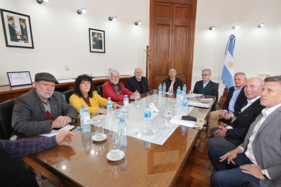 La apertura de la ronda de negociaciones fue con los gremios de la administraci&oacute;n central: ATE y UPCN.