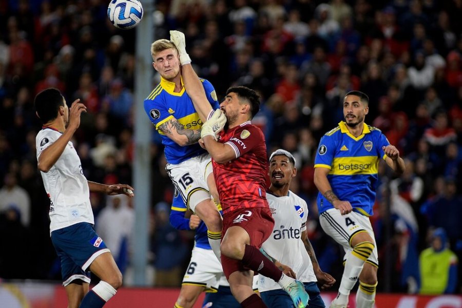 NACIONAL Y BOCA IGUALARON 0 A 0 EN MONTEVIDEO