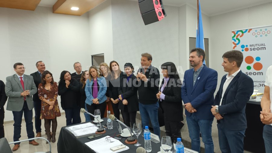Dar&iacute;o Cocco, secretario general del SEOM, hablando luego de la sanci&oacute;n de la ordenanza.