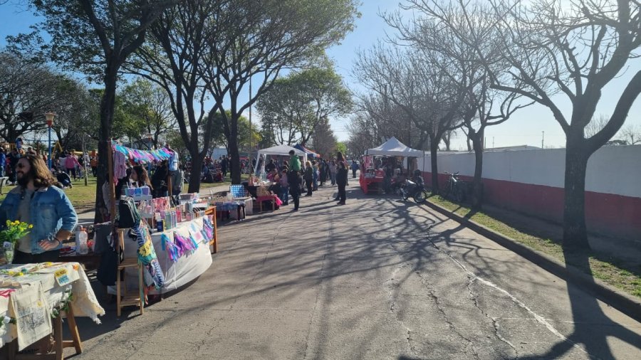 La tarde pas&oacute; entre m&uacute;sica, las presentaciones de distintas academias de baile y destrezas y un paseo ferial.