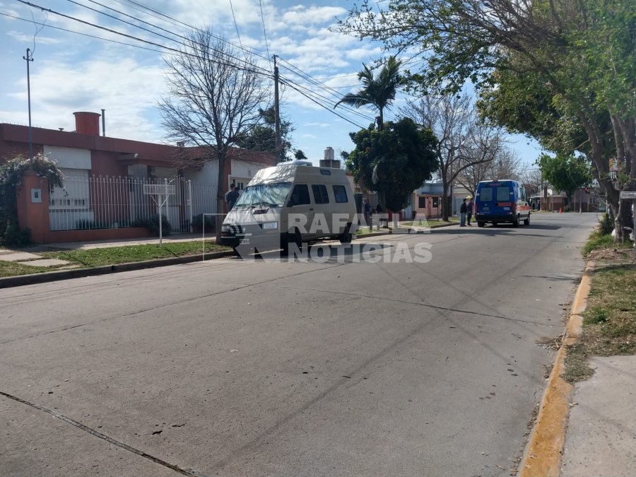 Tr&aacute;nsito cortado en Gobernador Crespo al 600, luego de producido el hecho.