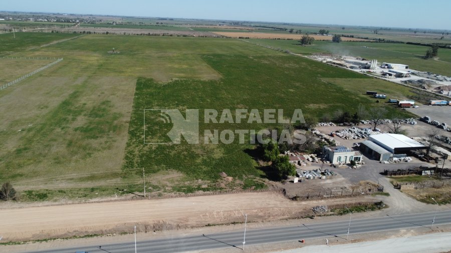 Una vista a&eacute;rea parcial del predio que posee la familia Lorenzatti.