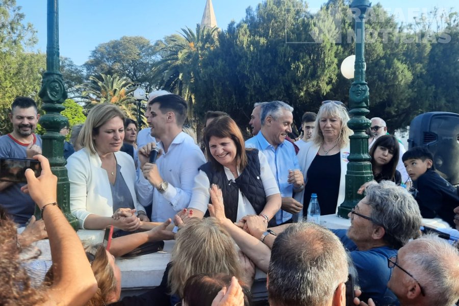 Bullrich estuvo acompa&ntilde;ada por el intendente electo Leonardo Viotti.