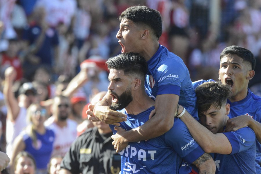 UNI&Oacute;N FESTEJ&Oacute; GRACIAS AL GOL DE NICO ORSINI