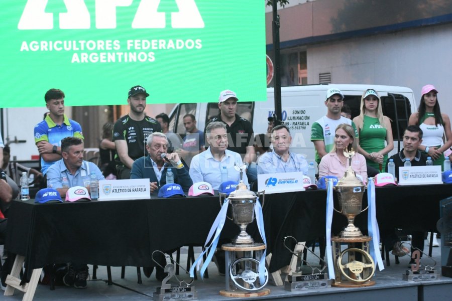 Un momento de la conferencia de prensa.