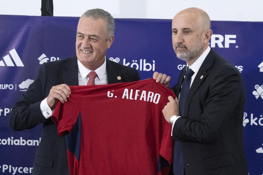EL RAFAELINO ALFARO FUE PRESENTADO EN COSTA RICA