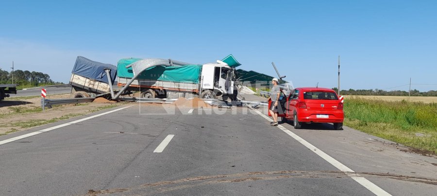 El siniestro vial oblig&oacute; al corte del tr&aacute;nsito.