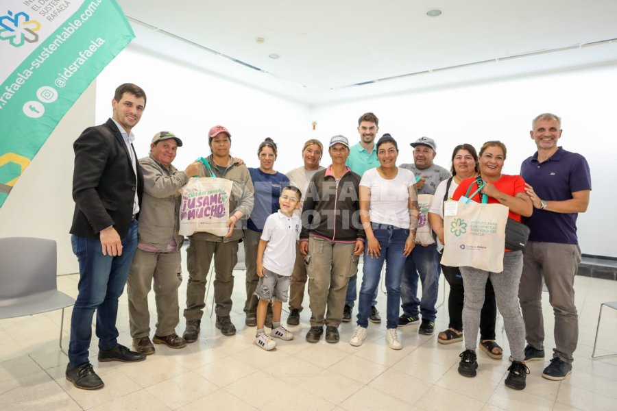 Se entregaron bolsones navide&ntilde;os con donaciones de empresas rafaelinas.