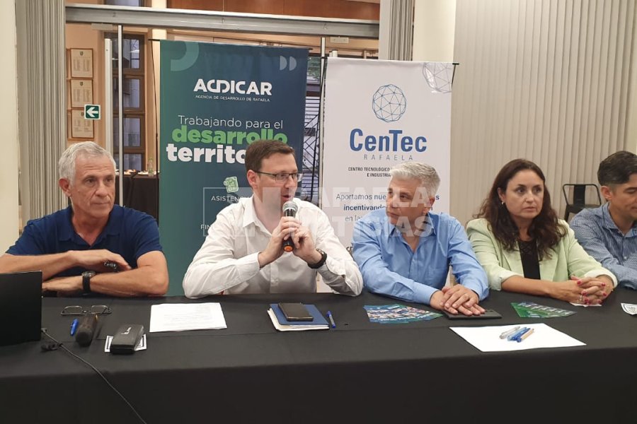 Benjam&iacute;n Albrecht, presidente de ACDICAR, durante la asamblea de este jueves.
