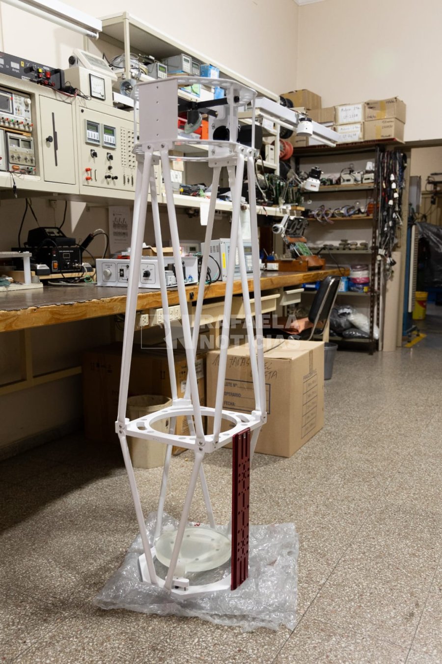 Proceso de fabricaci&oacute;n del telescopio solar.