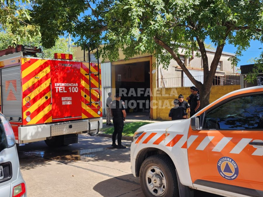 Personal de Protecci&oacute;n Civil tambi&eacute;n se hizo presente en el lugar.