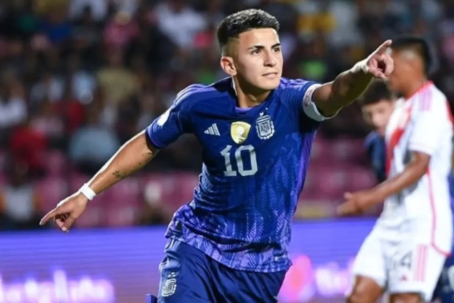 Thiago Almada, capit&aacute;n y figura del equipo sub 23