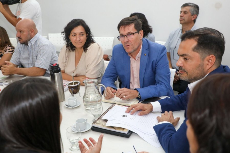 El ministro de Educaci&oacute;n confirm&oacute; un aumento del 14% para el mes de enero