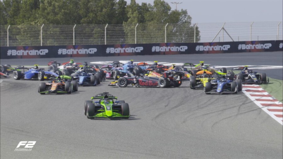 Incidente en el comienzo de la carrera.