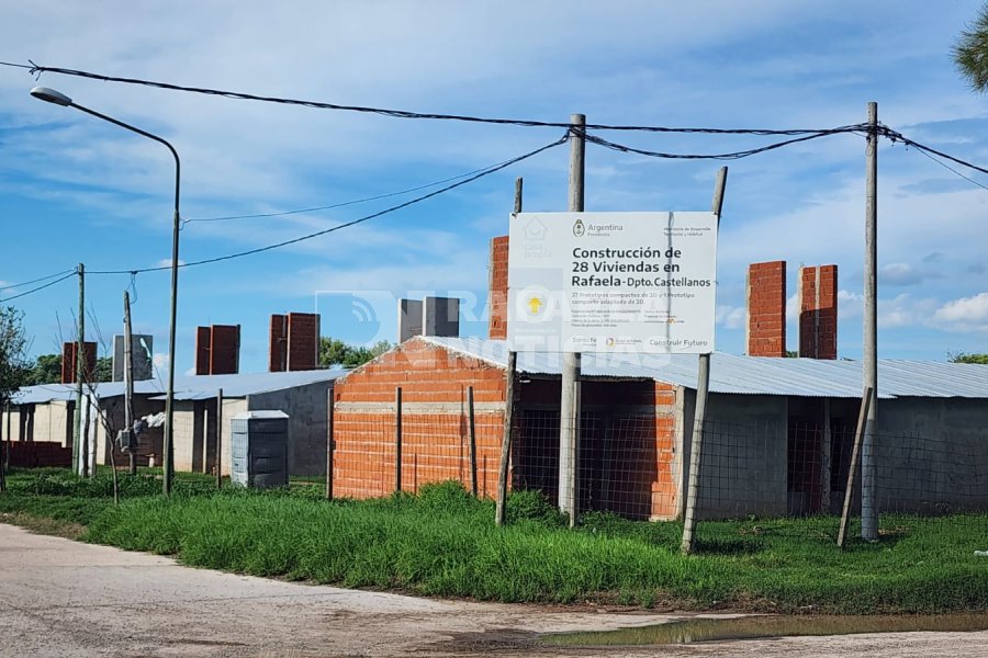 Las viviendas paralizadas en el barrio 2 de Abril.