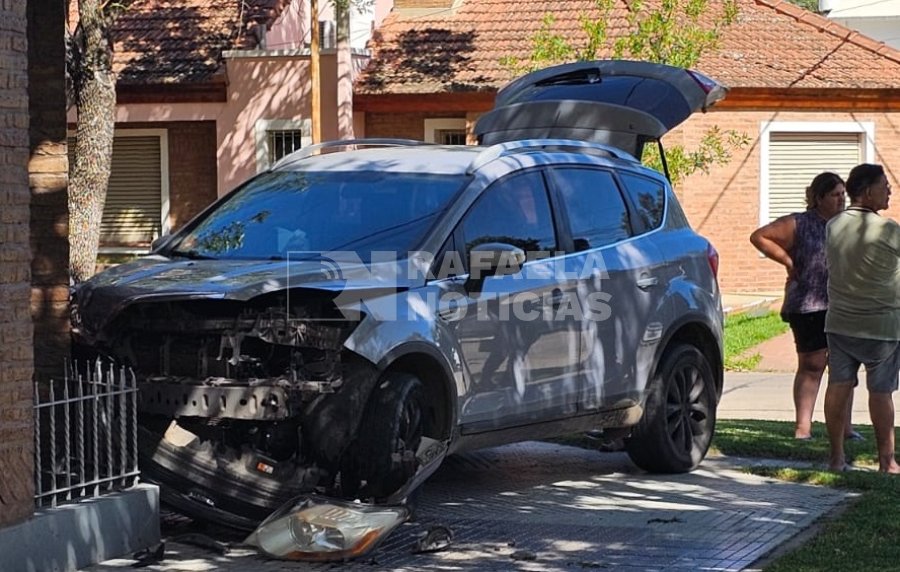 Imagen elocuente sobre el impacto. (Foto aportada por un vecino)