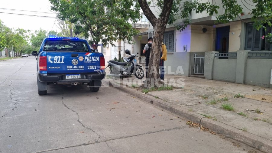 Robo de una rueda de moto en 25 de mayo al 500.