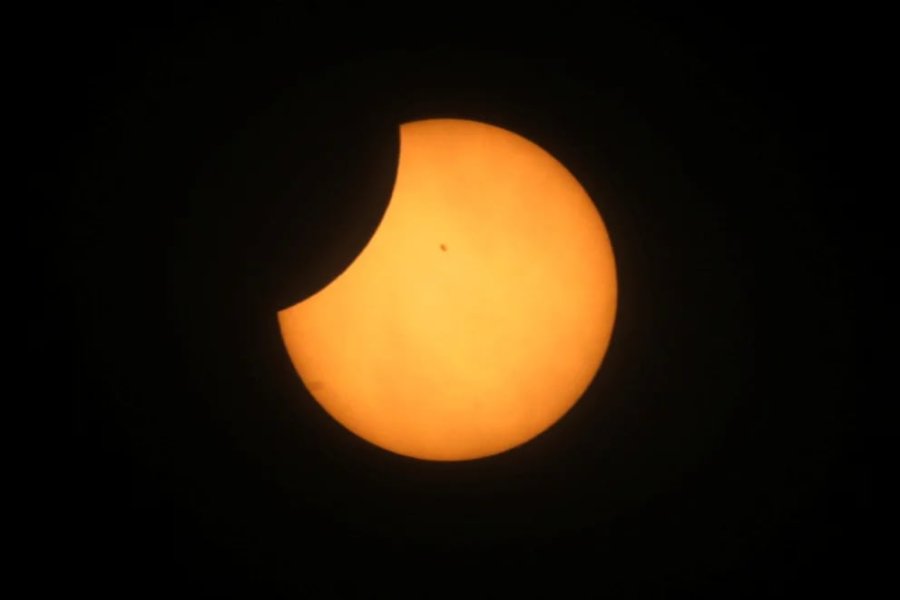 El eclipse solar total comenz&oacute; en la ciudad de Mazatl&aacute;n, M&eacute;xico ( REUTERS/Henry Romero)