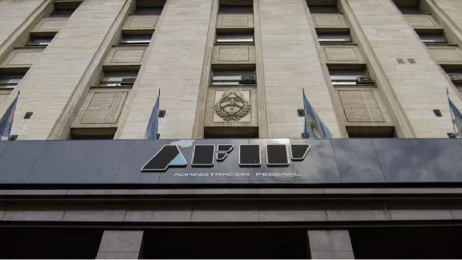Por el momento, el oficialismo y la oposici&oacute;n acordaron que se podr&aacute;n blanquear hasta 100.000 d&oacute;lares sin castigos de AFIP.