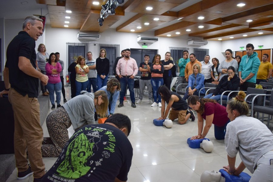 Momento de la actividad concretada en el Espacio Cultural del SEOM.