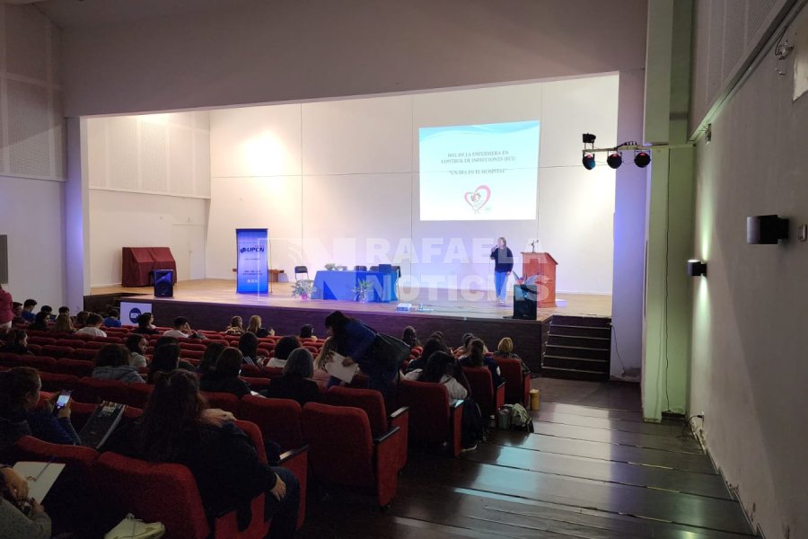 La jornada se desarroll&oacute; en el auditorio del ISP N&ordm;2 Joaqu&iacute;n V. Gonz&aacute;lez