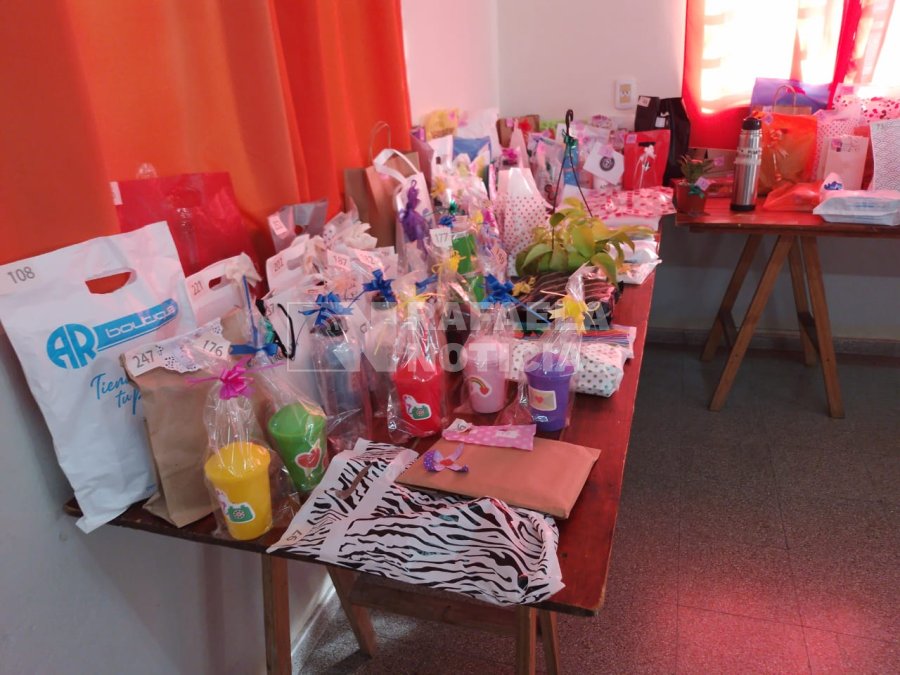 Premios donados para el T&eacute; Bingo.