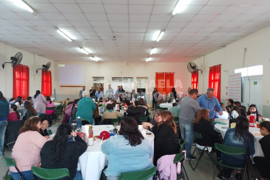Premios donados para el T&eacute; Bingo.