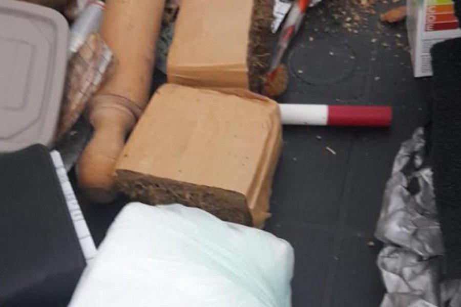 El agente cargaba consigo medio kilo de coca&iacute;na y 338 gramos de marihuana