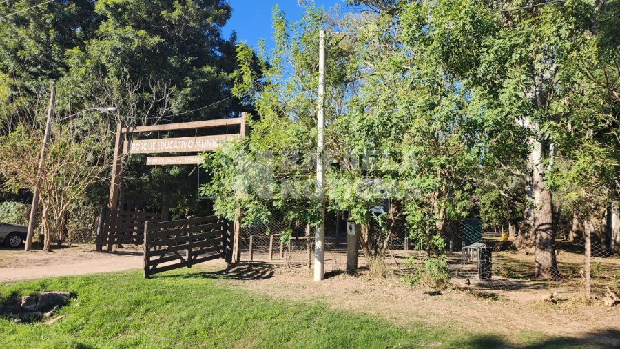 El Bosquecito &ldquo;Norberto Besaccia&rdquo; pertenece al barrio "El Bosque".