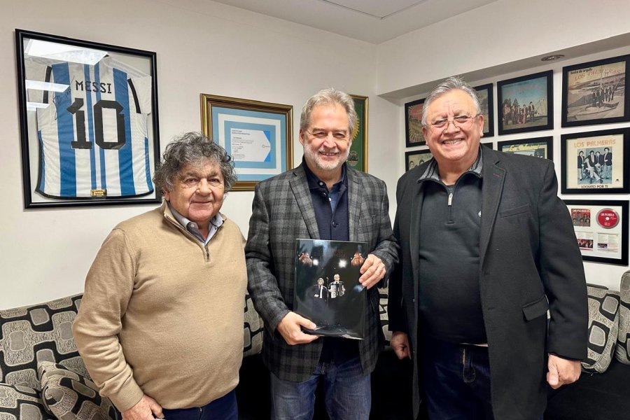 Roberto Mirabella junto a Rub&eacute;n "Cacho" Deicas y Marcos Camino