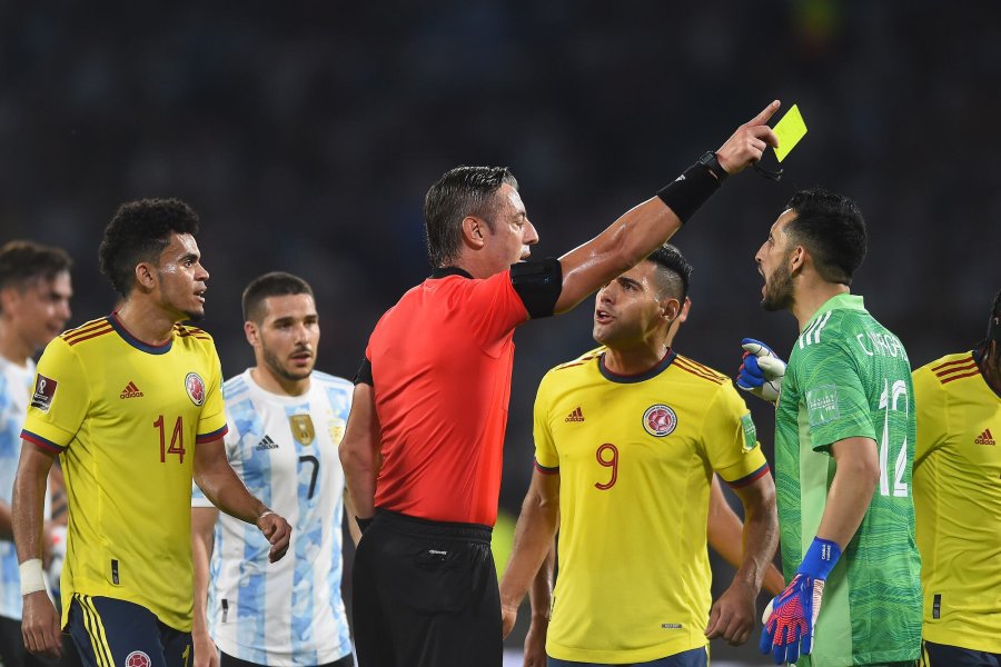 El &aacute;rbitro brasilero dirigi&oacute; el &uacute;ltimo enfrentamiento entre Argentina y Colombia por las eliminatorias a Qatar 2022