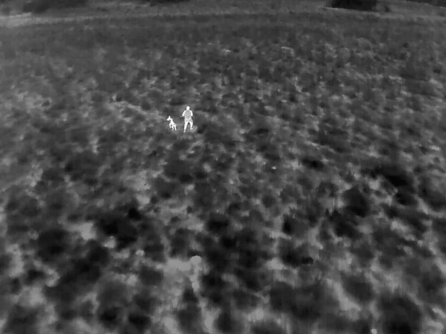 Hubo b&uacute;squedas nocturnas con drones especiales