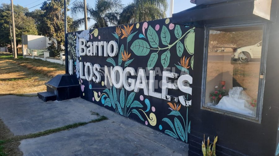 Cartel identificatorio de barrio Los Nogales.