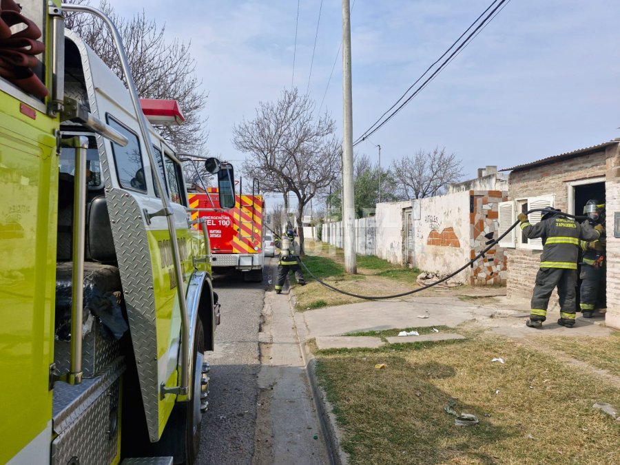 Los bomberos realizaron s&oacute;lo labores de enfriamiento y ventilaci&oacute;n.