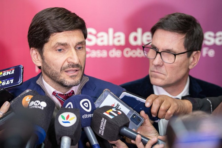 Gobernador Pullaro y ministro Jos&eacute; Goity.