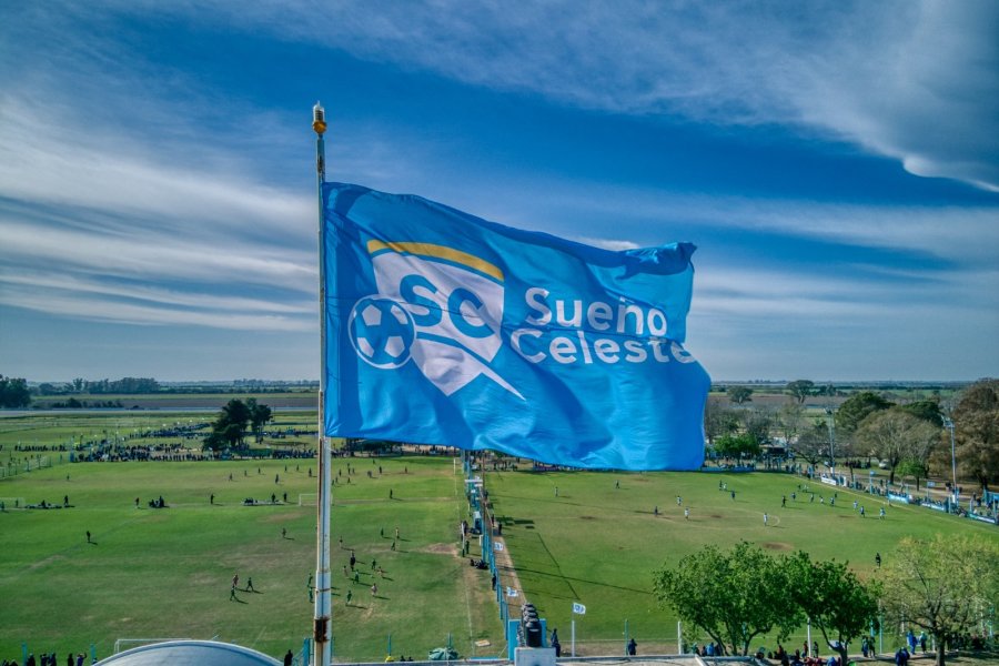 M&aacute;s de seis mil chicos y la bandera que los une durante cuatro d&iacute;as.