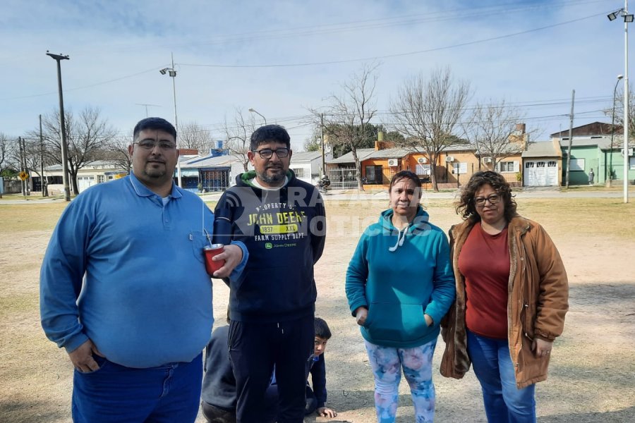 Integrantes de la Comisi&oacute;n Vecinal de barrio San Jos&eacute;.